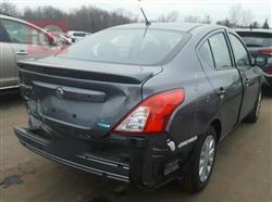 نيسان فيرسا